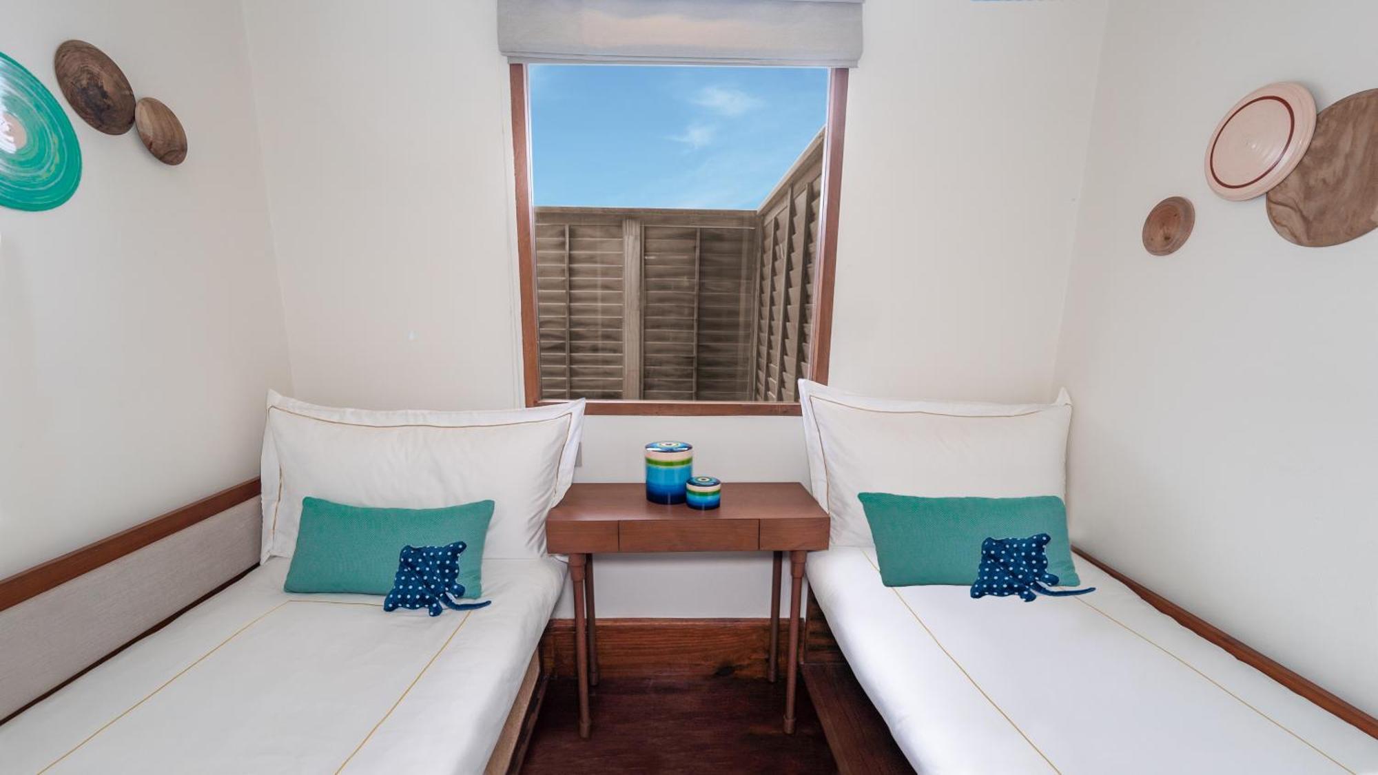 Villa Familiare sull'Acqua con 1 Camera da Letto e Piscina